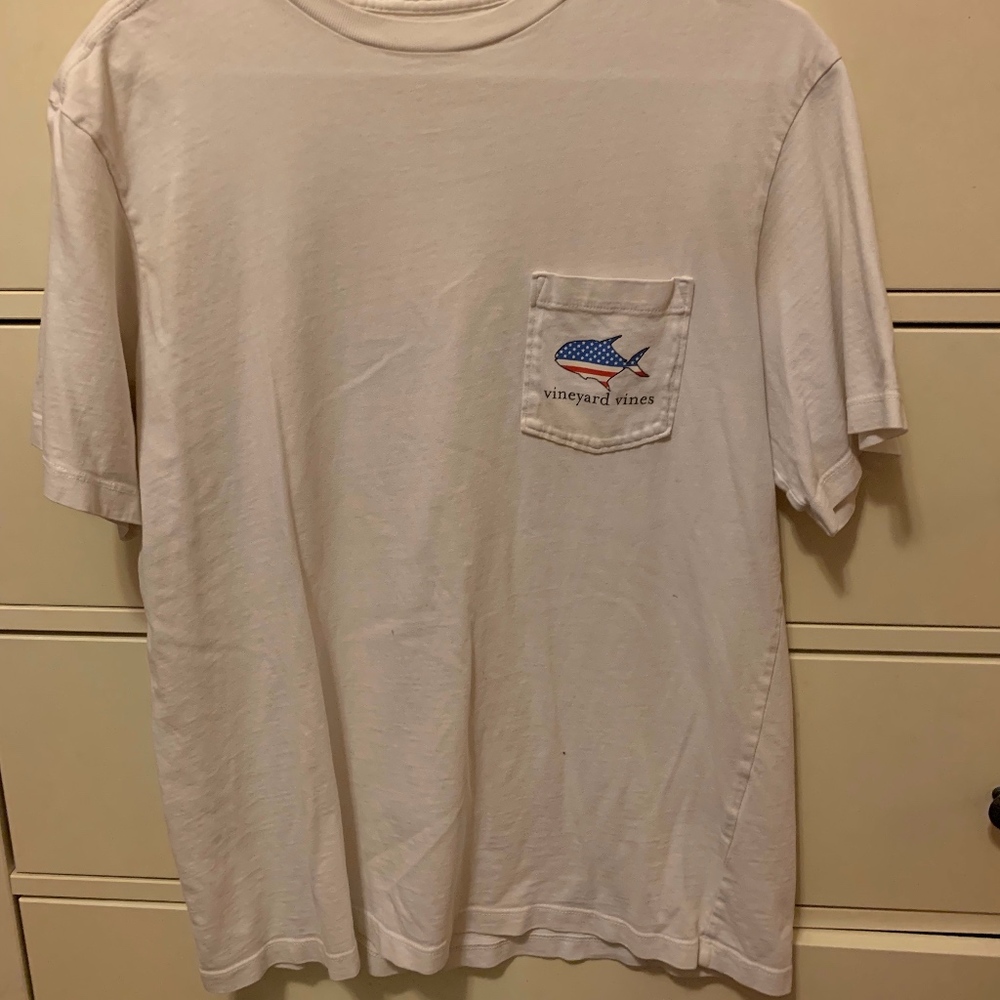 Vineyard Vines T-shirt